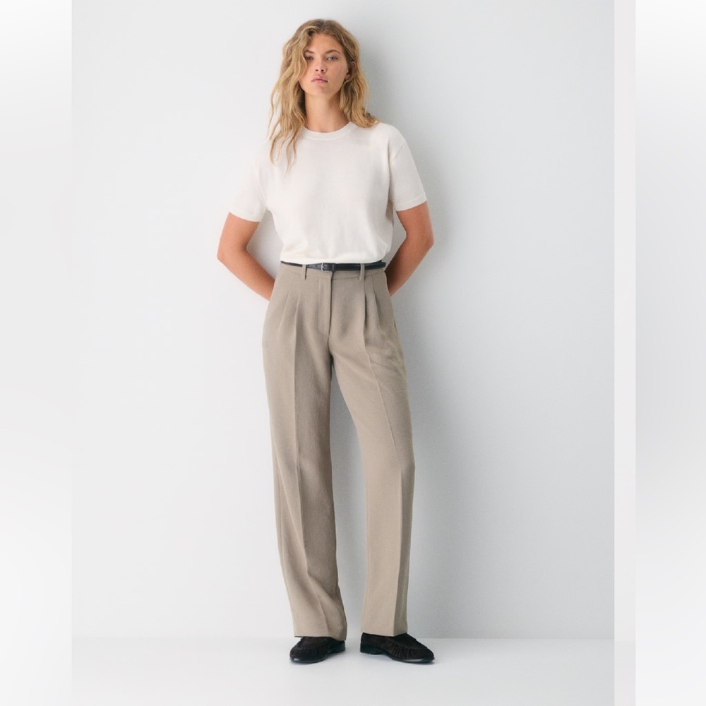 Aritzia - The Effortless Pant™ Curve-fit - Crepette™ - Nomad Taupe - Size 10